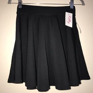 Black skater skirt